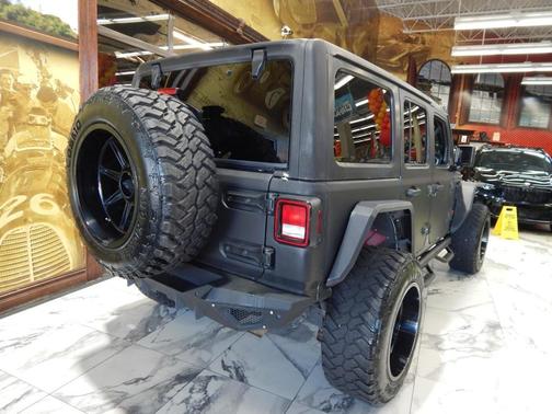 2021 Jeep Wrangler Unlimited Sahara Altitude