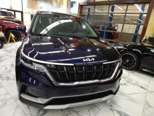 2022 Kia Carnival LX