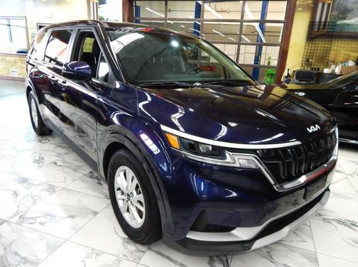 2022 Kia Carnival LX