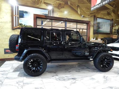 2021 Jeep Wrangler Unlimited Sahara Altitude