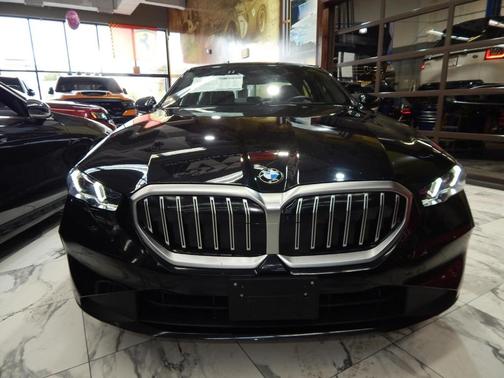 2025 BMW 530 i xDrive