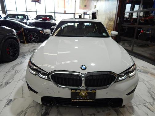 2019 BMW 330 i xDrive