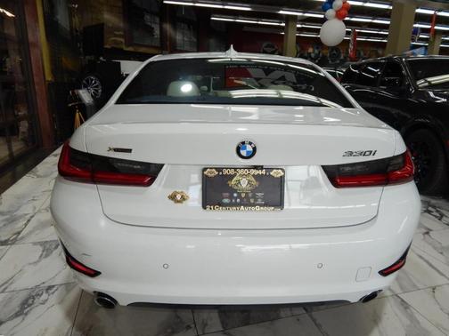 2019 BMW 330 i xDrive