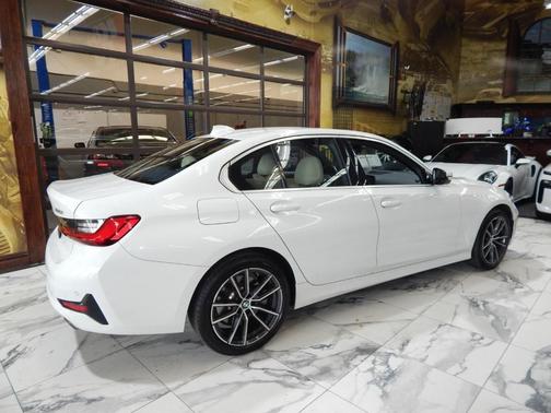 2019 BMW 330 i xDrive