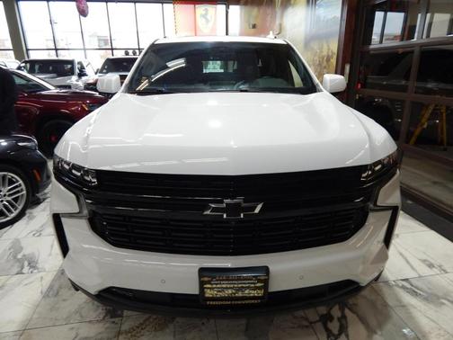 2023 Chevrolet Suburban RST