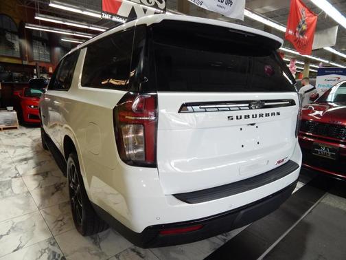 2023 Chevrolet Suburban RST