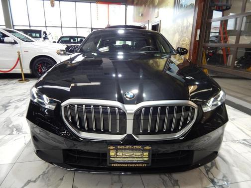 2025 BMW 530 i xDrive