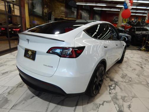 2023 Tesla Model Y Performance