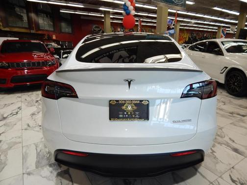 2023 Tesla Model Y Performance