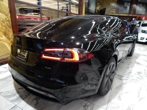 2021 Tesla Model S Plaid