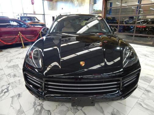 2023 Porsche Cayenne 