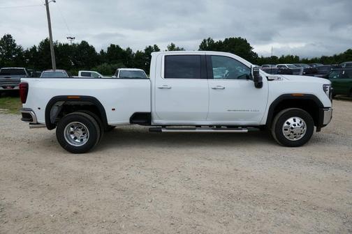 2025 GMC Sierra 3500 SLT