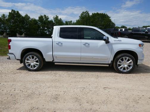 Polar White 2026 Chevrolet Silverado 1500 High Country