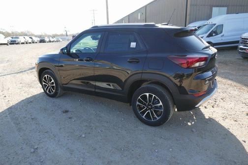 Mosaic Black Metallic 2026 Chevrolet Trailblazer LT