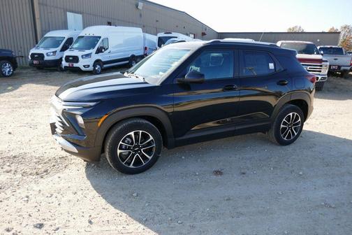 Mosaic Black Metallic 2026 Chevrolet Trailblazer LT