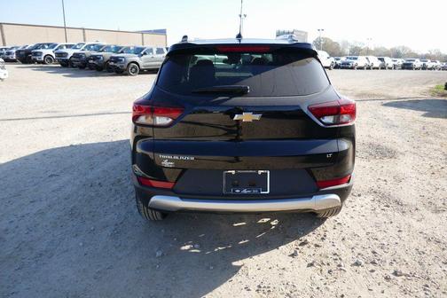 Mosaic Black Metallic 2026 Chevrolet Trailblazer LT