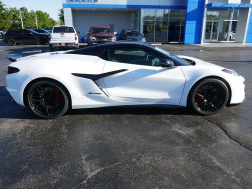 Arctic White 2026 Chevrolet Corvette Z06