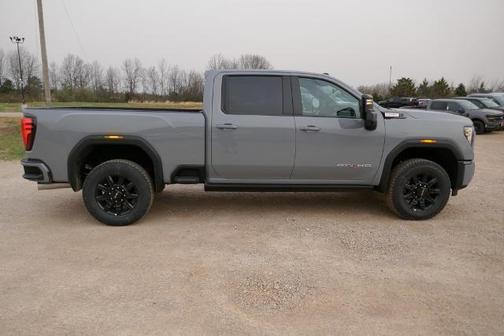 2025 GMC Sierra 2500 AT4
