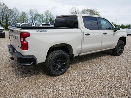 White Sand 2026 Chevrolet Silverado 1500 Custom Trail Boss