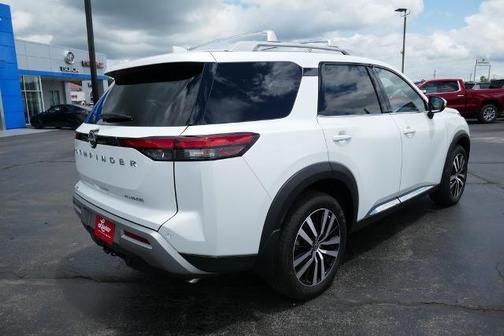 2025 Nissan Pathfinder Platinum