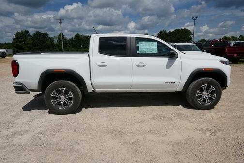 2025 GMC Canyon AT4