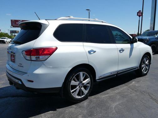 Pearl White 2016 Nissan Pathfinder Platinum