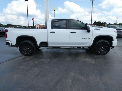 Summit White 2024 Chevrolet Silverado 2500 LT