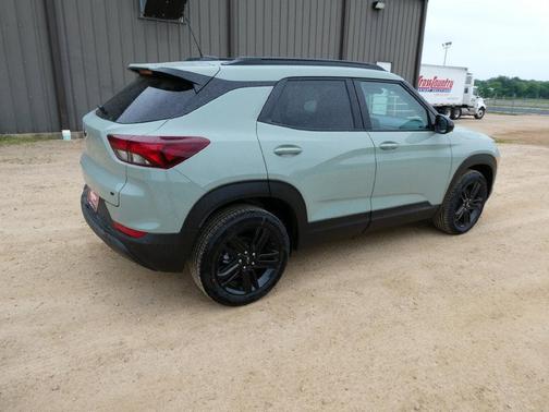 Cacti Green 2026 Chevrolet Trailblazer LT