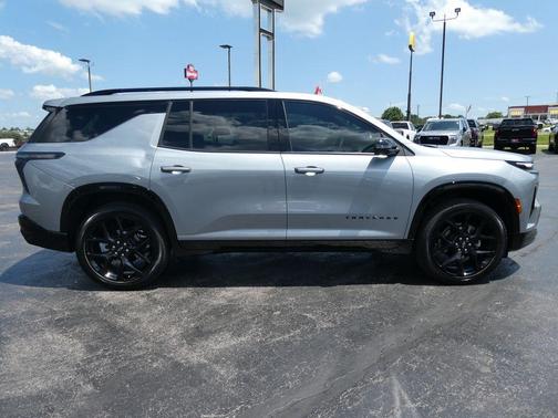 Sterling Gray Metallic 2025 Chevrolet Traverse RS