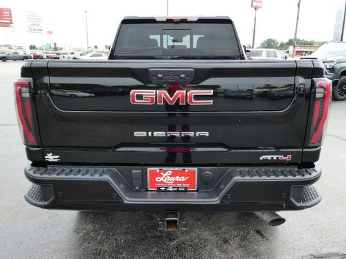 Onyx Black 2024 GMC Sierra 2500 AT4
