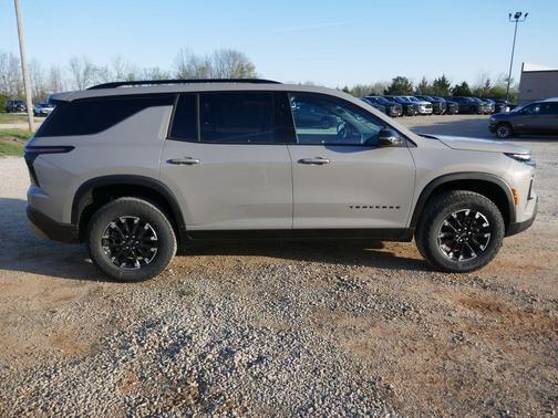Sandstone Gray 2026 Chevrolet Traverse Z71