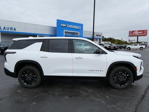 2024 Chevrolet Traverse LS