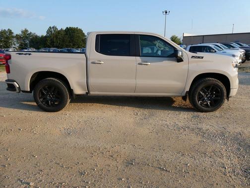 White Sands 2026 Chevrolet Silverado 1500 RST
