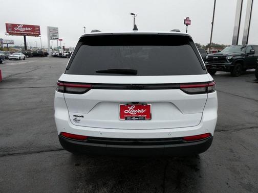 2024 Jeep Grand Cherokee Laredo