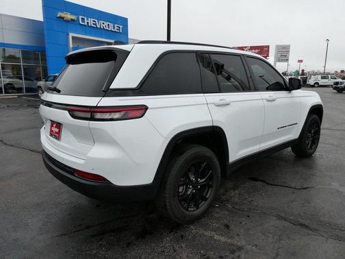 2024 Jeep Grand Cherokee Laredo