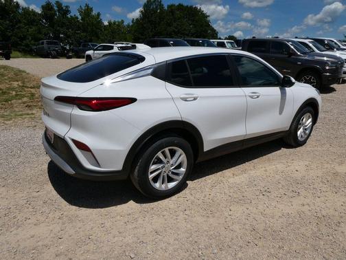 Summit White 2026 Buick Envista Preferred