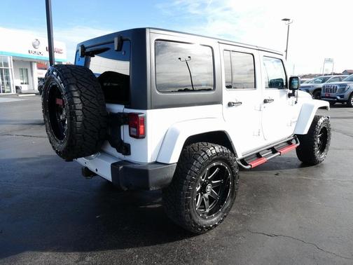 2016 Jeep Wrangler Unlimited Sahara