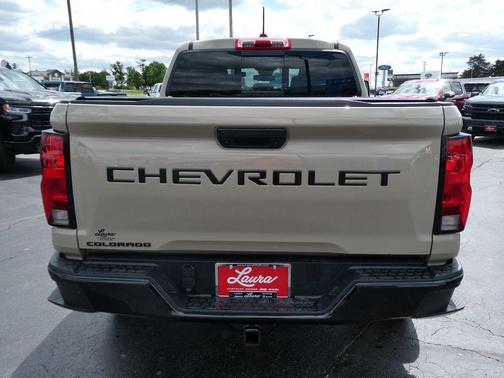 Sand Dune Metallic 2024 Chevrolet Colorado Trail Boss