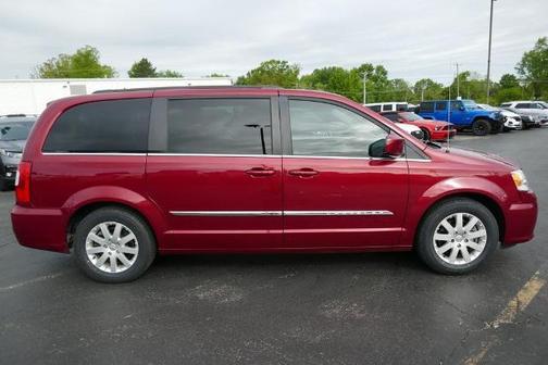 2015 Chrysler Town & Country Touring