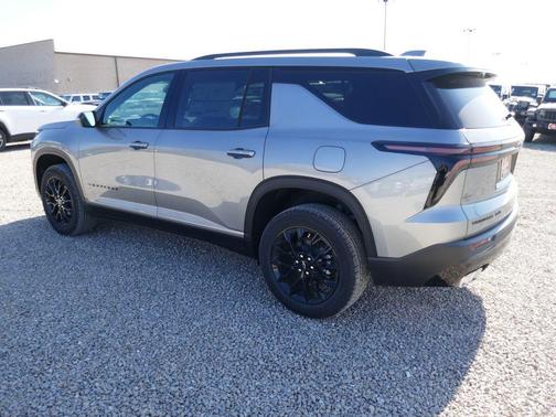 Sterling Gray Metallic 2026 Chevrolet Traverse LT