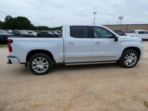 Polar White 2026 Chevrolet Silverado 1500 High Country