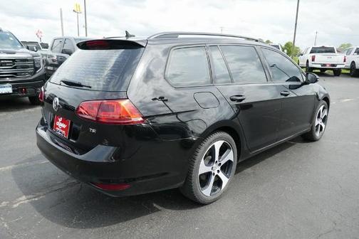 2016 Volkswagen Golf SportWagen TSI S 4-Door