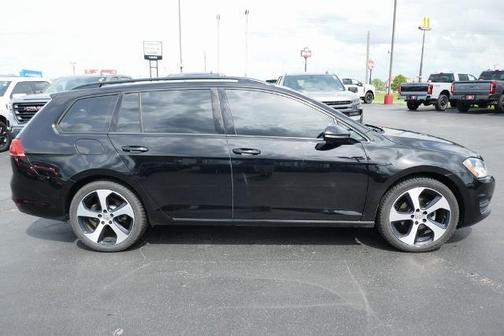 2016 Volkswagen Golf SportWagen TSI S 4-Door