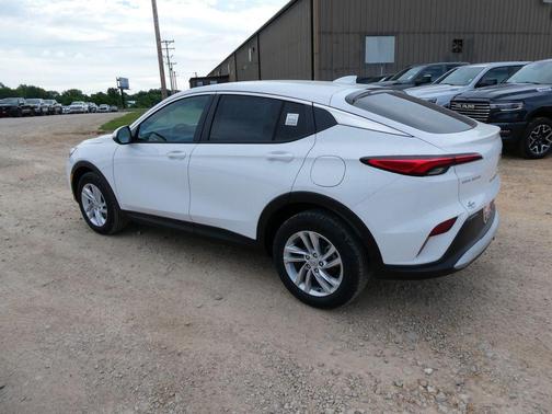 Summit White 2026 Buick Envista Preferred