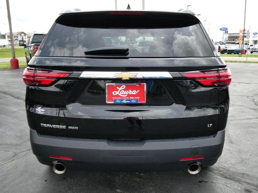 Mosaic Black Metallic 2023 Chevrolet Traverse LT Leather