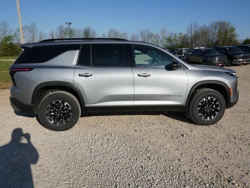 Sterling Gray Metallic 2026 Chevrolet Traverse Z71