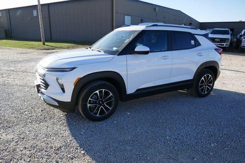 Summit White 2026 Chevrolet Trailblazer LT