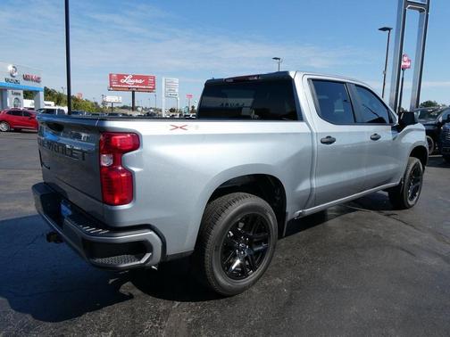 2025 Chevrolet Silverado 1500 Custom