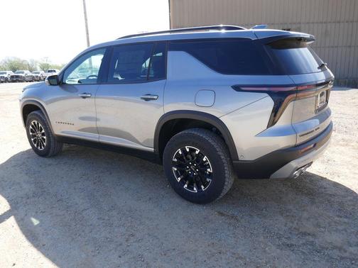 Sterling Gray Metallic 2026 Chevrolet Traverse Z71