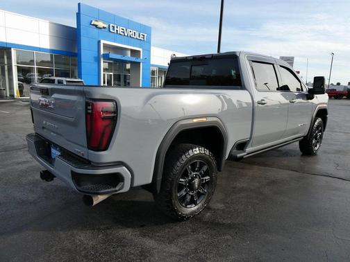 2024 GMC Sierra 2500 AT4